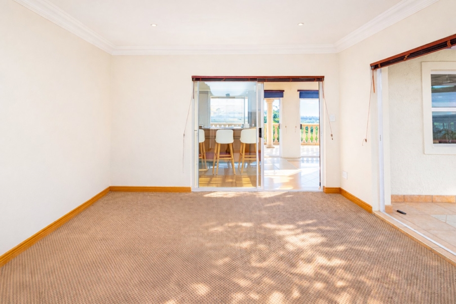 5 Bedroom Property for Sale in Caribbean Beach Club North West